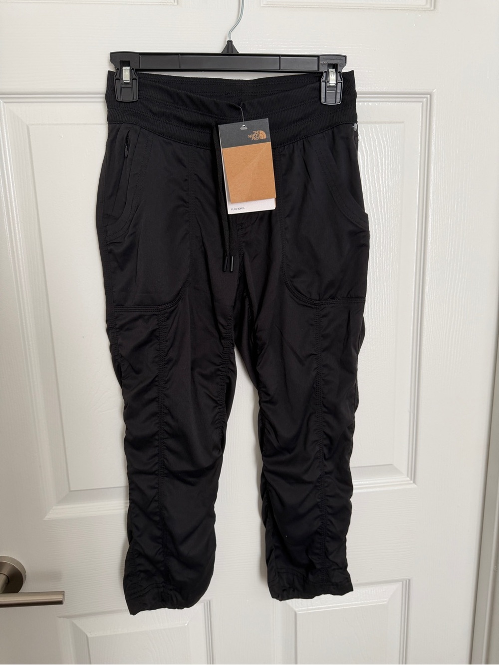 NWT The North Face Women’s XS Aphrodite 2.0 Capri Pants FlashDry UPF 40+ Black